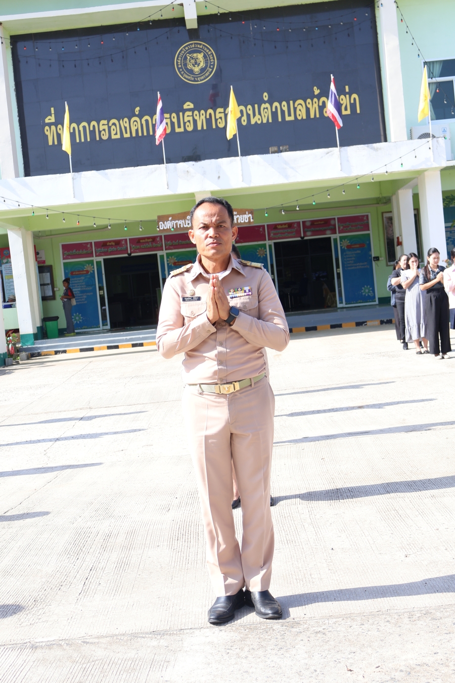วันจันทร์ที่ 20 กรกฎาคม 2569 นายปุญญพัฒน์ โชตินอก ปลัดองค์การบริหารส่วนตำบลห้วยข่า พร้อมคณะผู้บริหารฯ  พนักงานส่วนตำบลและพนักงานจ้างขององค์การบริหารส่วนตำบลห้วยข่า ร่วมกันเข้าแถวเคารพธงชาติและรับนโยบายในการปฏิบัติงานโดยพร้อมเพรียงกัน