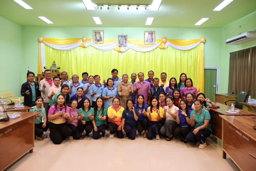 วันพุธที่ 2 เมษายน 2568 องค์การบริหารส่วนตำบลห้วยข่า นำโดย นายไชยา หาญสมุทร นายกองค์การบริหารส่วนตำบลห้วยข่า คณะผู้บริหาร พนักงานส่วนตำบล และพนักงานจ้างขององค์การบริหารส่วนตำบลห้วยข่า ต้อนรับคณะจากองค์การบริหารส่วนตำบลสำนักบก