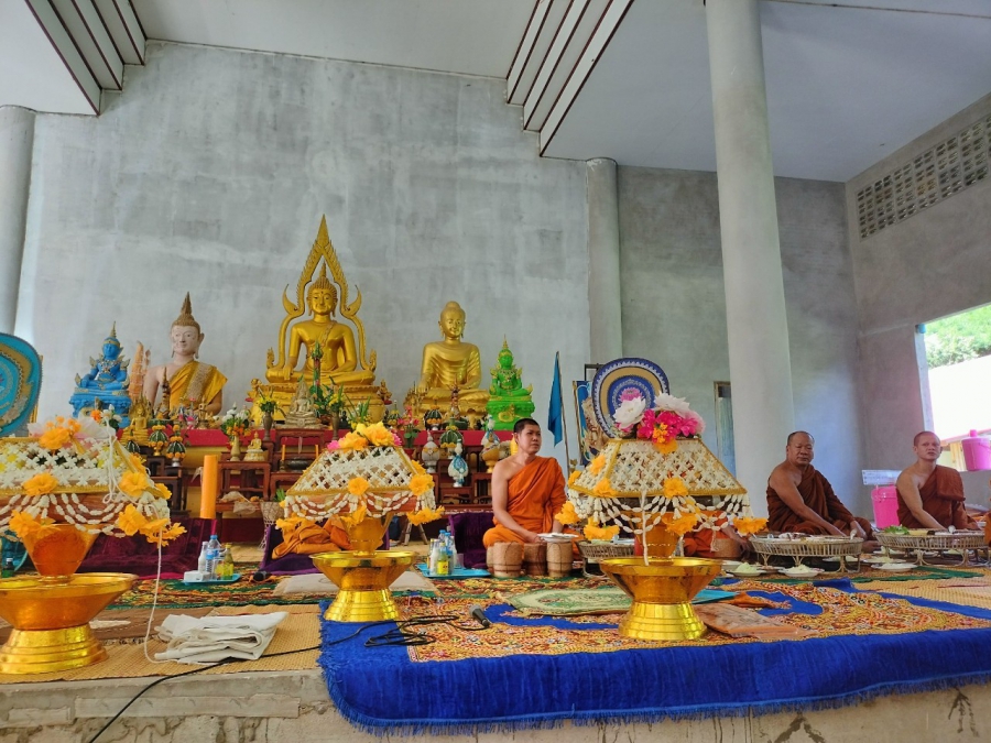 วันอังคารที่ 21 พฤศจิกายน 2566 นำโดย นายไชยา หาญสมุทร นายกองค์การบริหารส่วนตำบลห้วยข่า คณะผู้บริหารฯ พนักงานส่วนตำบลและพนักงานจ้างขององค์การบริหารส่วนตำบลห้วยข่า ร่วมบุญกฐินสามัคคี ประจำปี พ.ศ.2566