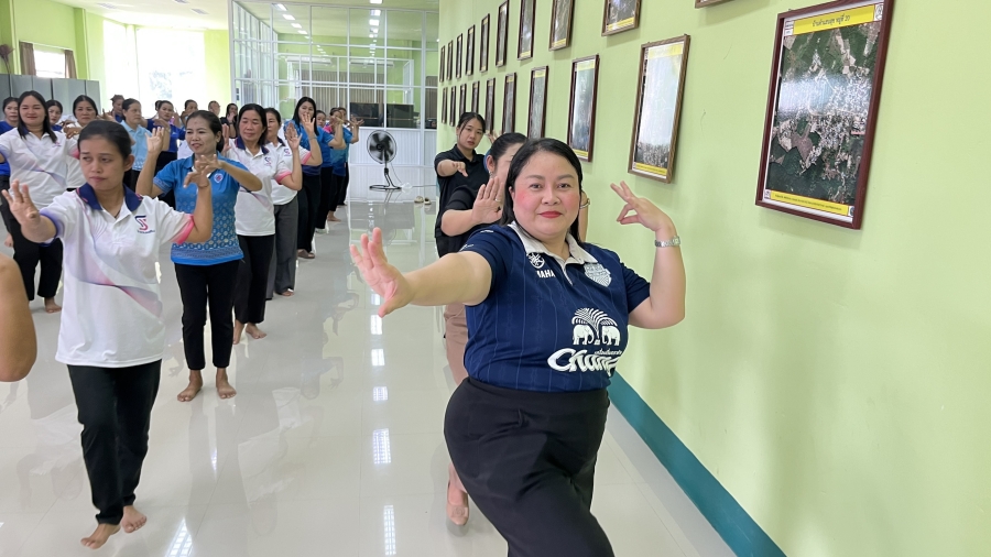 วันศุกร์ที่ 17 กรกฎาคม 2569 นางสาวอุไรวรรณ วิลา นักวิชาการคลังชำนาญการ พร้อมเจ้าหน้าที่องค์การบริหารส่วนตำบลห้วยข่า พร้อมด้วยนักบริบาลผู้สูงอายุ (CG) ทั้ง 3 รพสต. จำนวน 52 คน ร่วมซ้อมรำเพื่อรำในกิจกรรมถวายต้นเทียน และเครื่องไทยธรรม