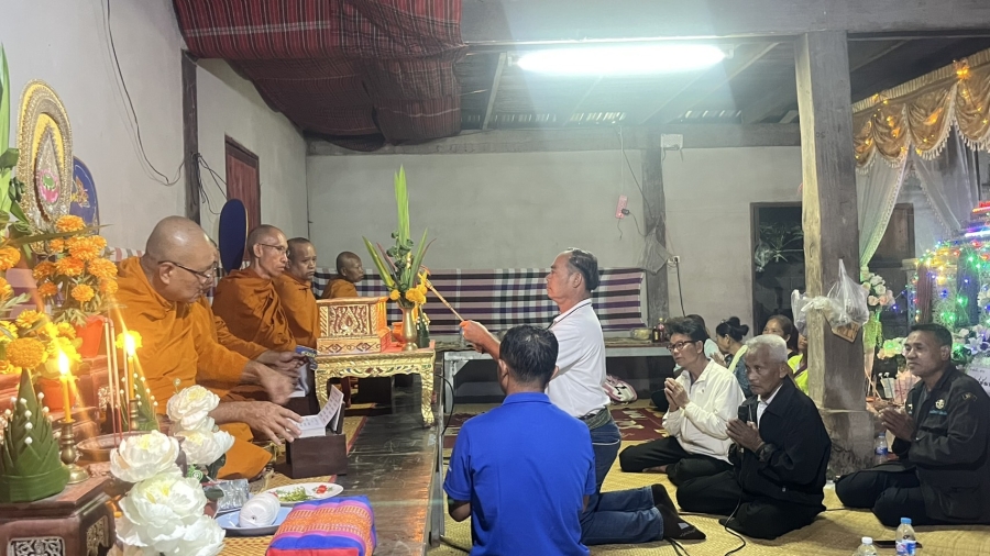 วันจันทร์ที่ 30 ธันวาคม 2567 นายไชยา หาญสมุทร นายกองค์การบริหารส่วนตำบลห้วยข่า พร้อมคณะผู้บริหารพนักงานส่วนตำบลและพนักงานจ้างขององค์การบริหารส่วนตำบลห้วยข่า ร่วมฟังสวดพระอภิธรรมและเป็นเจ้าภาพ ฌาปนกิจ คุณยายเขื่อง จันทะนิตย์