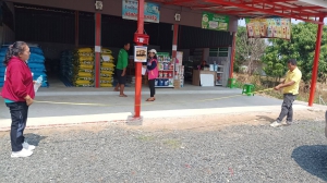 วันพุธที่ 3 เมษายน 2567 เจ้าหน้าที่องค์การบริหารส่วนตำบลห้วยข่า ออกเก็บภาษีป้ายประจำปี 2567 ในพื้นที่ตำบลห้วยข่า