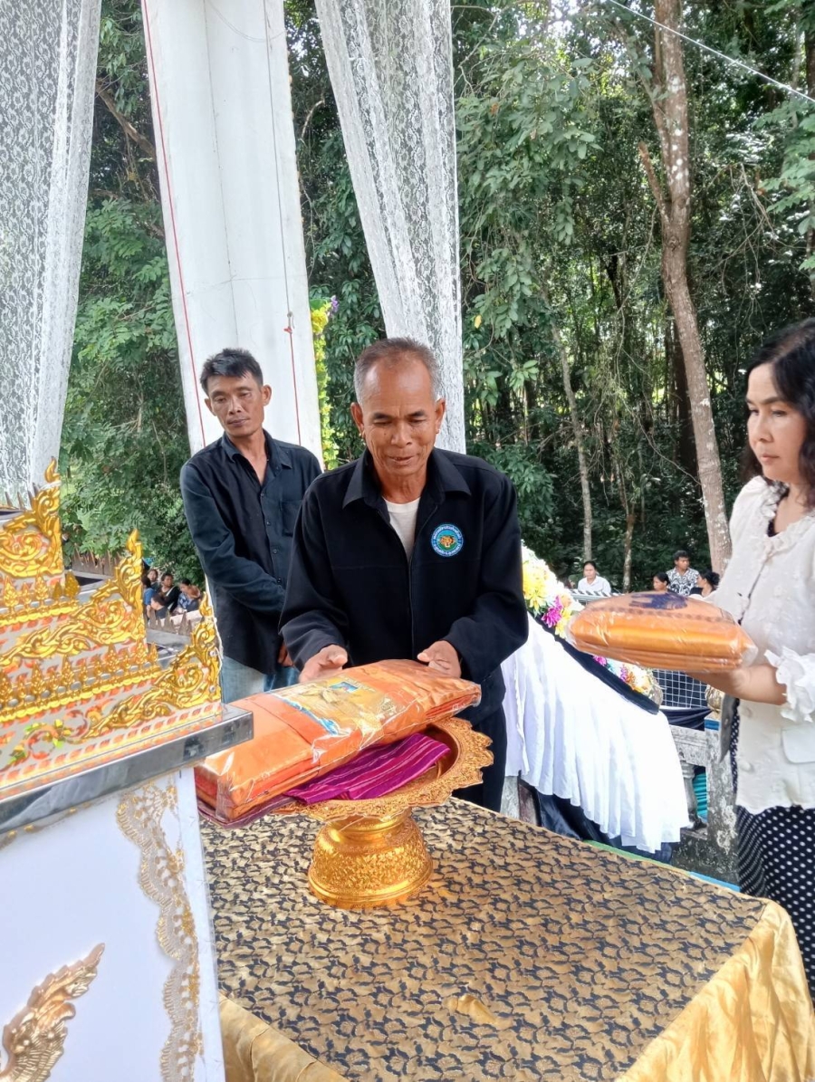 วันศุกร์ที่ 14 สิงหาคม 2569 นายหนูทอง สาทำโล รองนายกองค์การบริหารส่วนตำบลห้วยข่า พร้อมคณะผู้บริหาร ร่วมงานฌาปนกิจ นางยิ้ม ยานิวงค์ บ้านแก้งอุดม หมู่ที่ 13 ตำบลห้วยข่า อำเภอบุณฑริก จังหวัดอุบลราชธานี