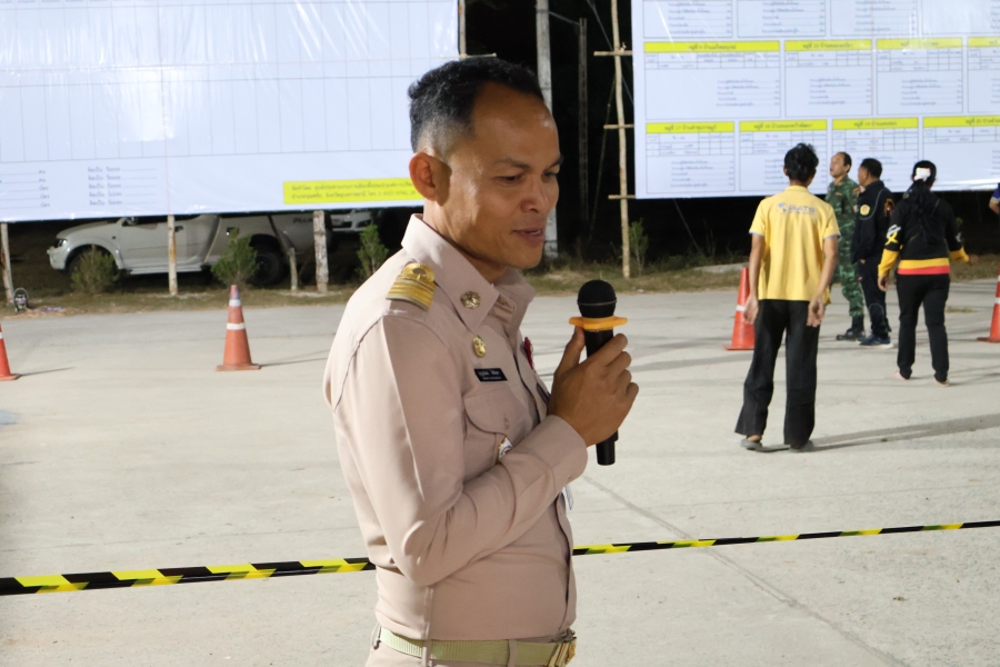 วันอาทิตย์ที่ 11 มกราคม 2569 ภาพบรรยากาศการรับผลคะแนนเลือกตั้งนายกองค์การบริหาร่วนตำบลห้วยข่าและสมาชิกสภาองค์การบริหารส่วนตำบลห้วยข่า จากหน่วยเลือกตั้ง ทั้ง 26 หน่วย ส่งผลคะแนน หีบบัตรเลือกตั้ง วัสดุอุปกรณ์จากหน่วยเลือกตั้งครบทุกหน่วย ในเวลา 22.00 น.