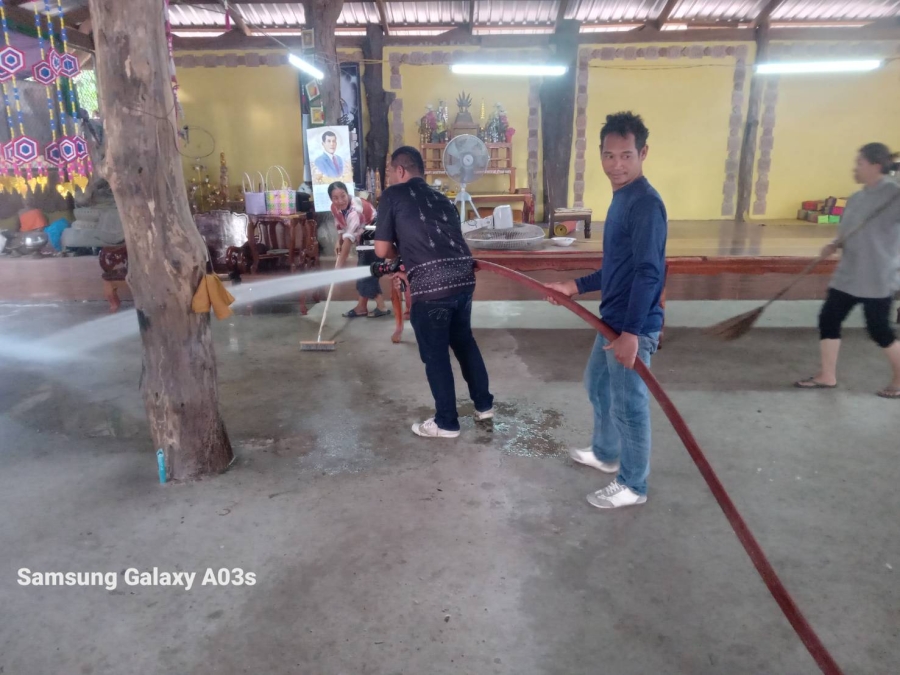 วันอังคารที่ 10 มีนาคม 2569 เจ้าหน้าที่องค์การบริหารส่วนตำบลห้วยข่า นำรถบรรทุกน้ำออกฉีดน้ำล้างศาลาทำความสะอาดเพื่อเตรียมงานฉลองสมณศักดิ์พัดยศหลวงพ่อพระครูอุดมปุญญาภรณ์ เจ้าอาวาสวัดธรรมิกาวาส